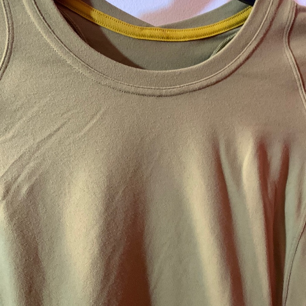 Womens lululemon believe to to be a medium in size ver good condition